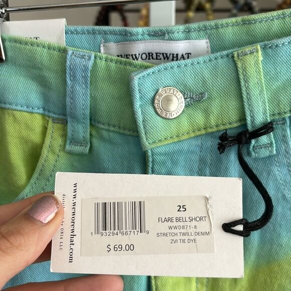 WE WORE WHAT Tie-Dye Denim Women's Shorts size 25 NWT $69 festival concert party - Picture 6 of 7
